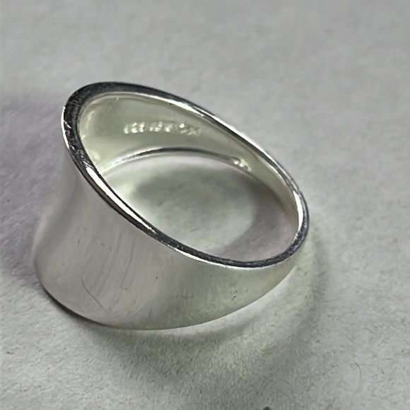 Sterling silver concave band ring size 7 high polished finish - Picture 3 of 5